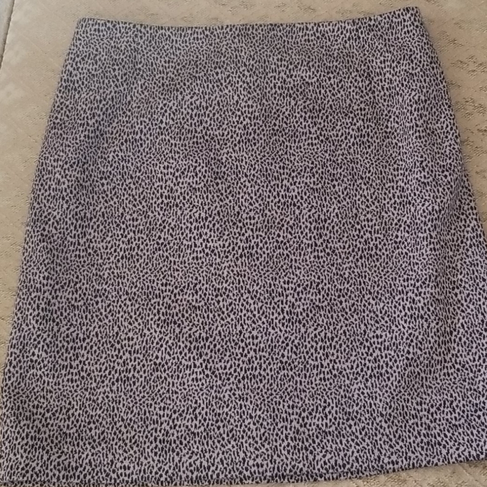 Skirt - Picture 2 of 4